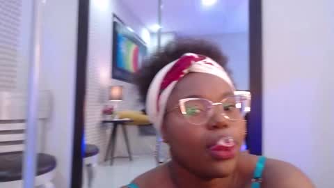 Snapshot of makena_gh chatting on 02/23/25, 03:35 makena online show from 02/23/25, 03:35