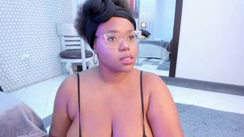 Snapshot of makena_gh chatting on 03/07/25, 03:40 makena online show from 03/07/25, 03:40