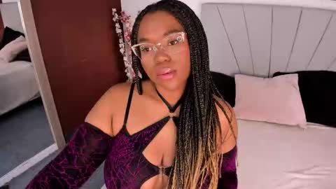 Snapshot of makena_gh chatting on 09/26/25, 04:38 makena online show from 09/26/25, 04:38