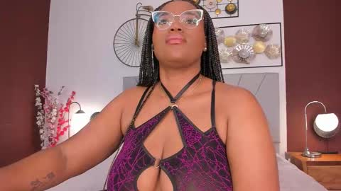 Snapshot of makena_gh chatting on 10/04/25, 03:59 makena online show from 10/04/25, 03:59