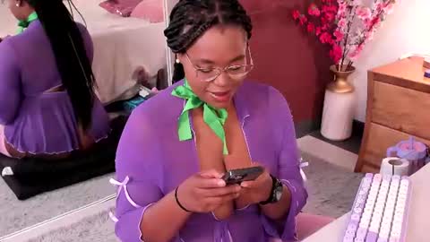 Snapshot of makena_gh chatting on 07/17/26, 06:57 makena online show from 07/17/26, 06:57