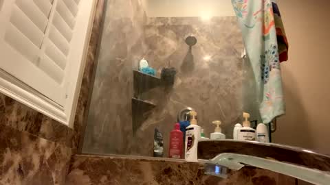 Snapshot of makeouthilldani chatting on 12/30/24, 01:47 hokulani online show from 12/30/24, 01:47