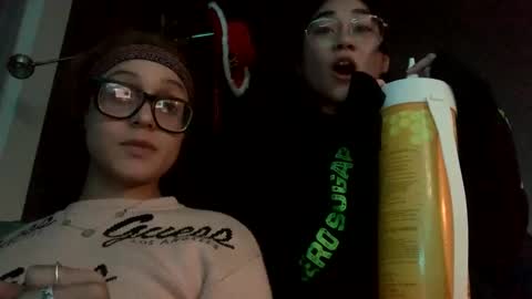 Snapshot of makeouthilldani chatting on 01/01/25, 03:45 hokulani online show from 01/01/25, 03:45