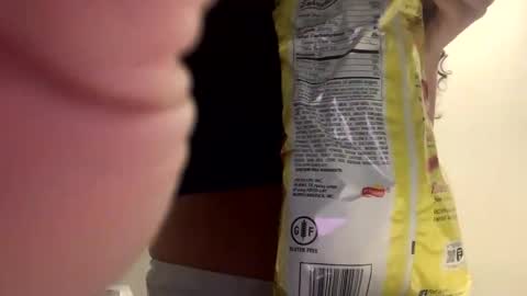 Snapshot of makeouthilldani chatting on 01/25/25, 08:42 hokulani online show from 01/25/25, 08:42