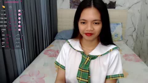 Snapshot of makeyousatisfy chatting on 09/28/25, 09:47 Nathalie and Anne online show from 09/28/25, 09:47