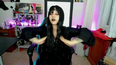 ...  ... online show from 10/12/25, 04:44