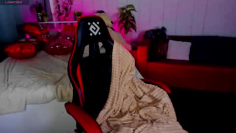 Makima online show from 02/15/25, 11:50