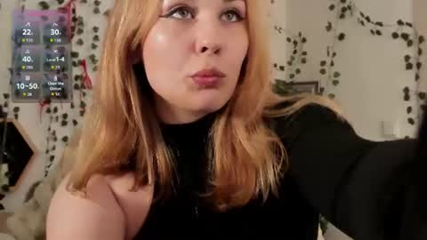 Snapshot of makima_lee chatting on 06/18/26, 05:51 Makima online show from 06/18/26, 05:51