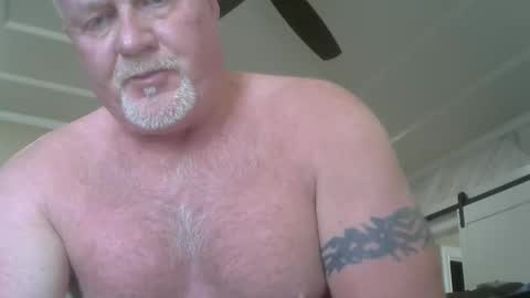 Snapshot of makinit0808 chatting on 05/22/26, 08:25 makinit0808 online show from 05/22/26, 08:25
