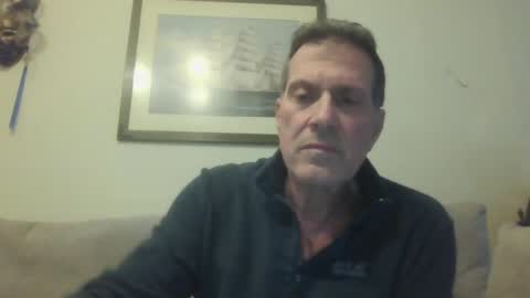 Snapshot of makis8989 chatting on 12/14/24, 03:04 makis8989 online show from 12/14/24, 03:04