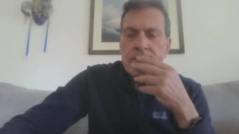 Snapshot of makis8989 chatting on 12/18/24, 07:04 makis8989 online show from 12/18/24, 07:04