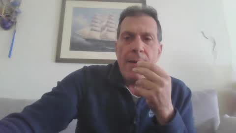 Snapshot of makis8989 chatting on 12/19/24, 09:18 makis8989 online show from 12/19/24, 09:18