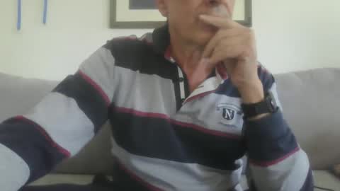 Snapshot of makis8989 chatting on 12/21/24, 08:28 makis8989 online show from 12/21/24, 08:28