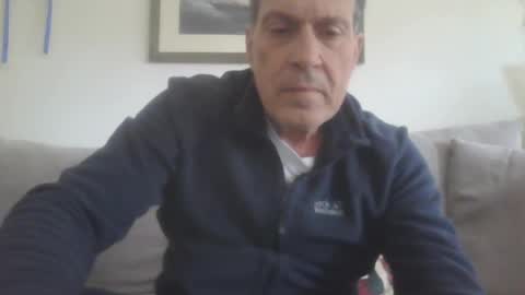 Snapshot of makis8989 chatting on 12/22/24, 08:05 makis8989 online show from 12/22/24, 08:05