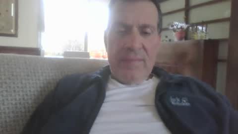 Snapshot of makis8989 chatting on 12/22/24, 02:27 makis8989 online show from 12/22/24, 02:27