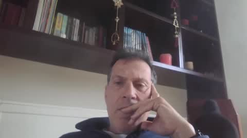 Snapshot of makis8989 chatting on 12/25/24, 08:07 makis8989 online show from 12/25/24, 08:07