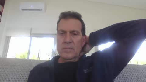 Snapshot of makis8989 chatting on 12/27/24, 09:50 makis8989 online show from 12/27/24, 09:50