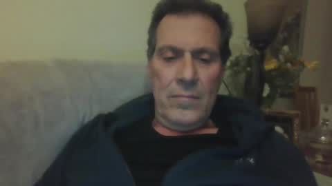 Snapshot of makis8989 chatting on 01/11/25, 04:25 makis8989 online show from 01/11/25, 04:25