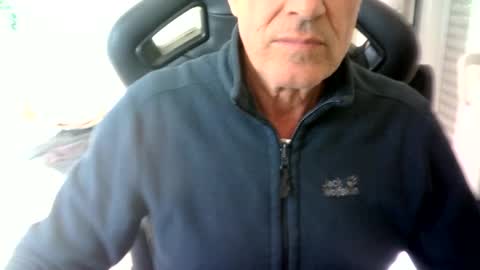 Snapshot of makis8989 chatting on 01/21/25, 08:41 makis8989 online show from 01/21/25, 08:41