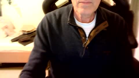 Snapshot of makis8989 chatting on 01/26/25, 05:13 makis8989 online show from 01/26/25, 05:13