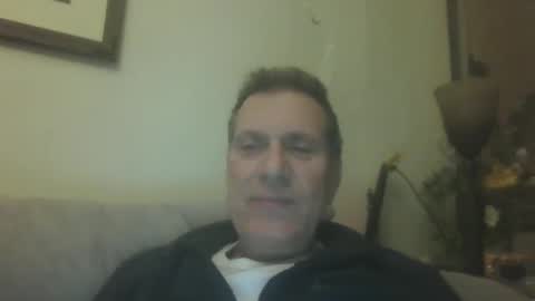 Snapshot of makis8989 chatting on 02/09/25, 10:21 makis8989 online show from 02/09/25, 10:21