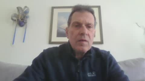 Snapshot of makis8989 chatting on 02/16/25, 08:43 makis8989 online show from 02/16/25, 08:43