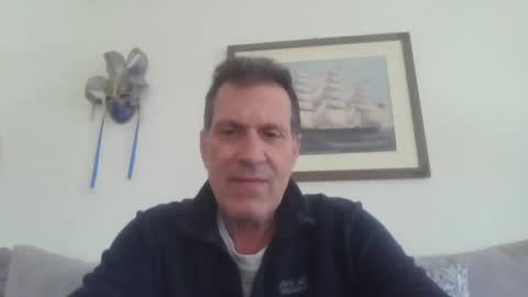 Snapshot of makis8989 chatting on 02/18/25, 07:10 makis8989 online show from 02/18/25, 07:10