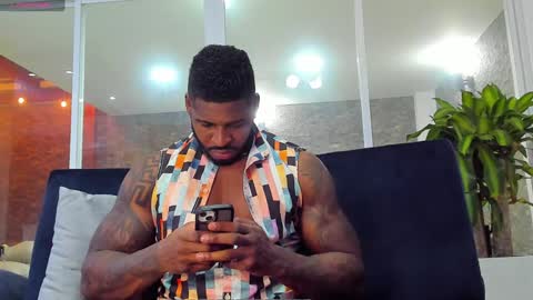 Snapshot of makonneen chatting on 12/20/24, 03:14 Makonnen online show from 12/20/24, 03:14