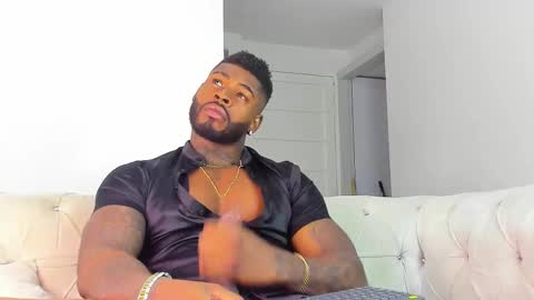 Snapshot of makonneen chatting on 10/18/25, 11:05 Makonnen online show from 10/18/25, 11:05