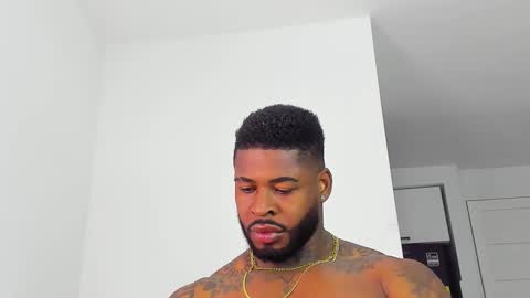 Snapshot of makonneen chatting on 11/27/25, 11:23 Makonnen online show from 11/27/25, 11:23