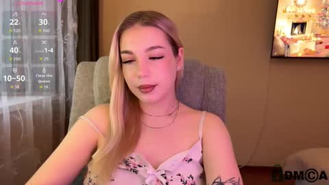 Snapshot of maksisisia chatting on 12/21/25, 12:45 maksisisia online show from 12/21/25, 12:45