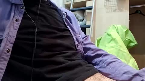 Snapshot of makukabig chatting on 10/18/25, 05:35 makukabig online show from 10/18/25, 05:35