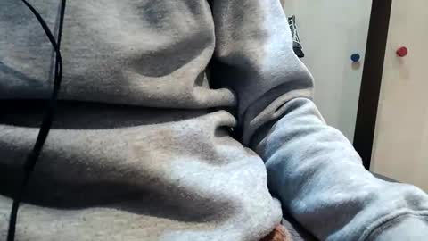 Snapshot of makukabig chatting on 12/15/25, 09:08 makukabig online show from 12/15/25, 09:08