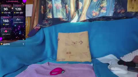 Snapshot of mal_meow chatting on 07/20/26, 11:23 Mal Dee online show from 07/20/26, 11:23