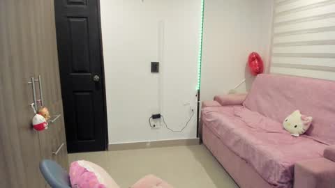 Snapshot of mal_norma chatting on 02/04/25, 02:49 Mal Norma online show from 02/04/25, 02:49