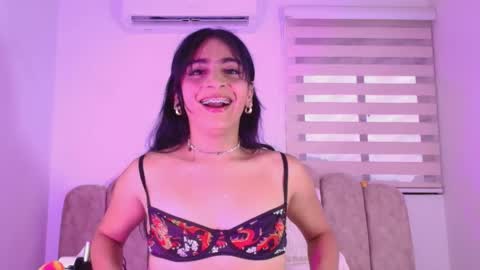 Snapshot of malaia_thompson_ chatting on 05/19/26, 02:23 malaia thompson online show from 05/19/26, 02:23
