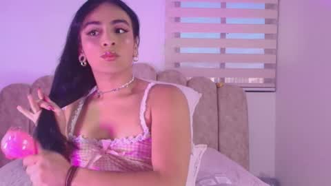 Snapshot of malaia_thompson_ chatting on 05/20/26, 12:00 malaia thompson online show from 05/20/26, 12:00