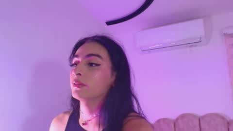 Snapshot of malaia_thompson_ chatting on 05/21/26, 11:50 malaia thompson online show from 05/21/26, 11:50