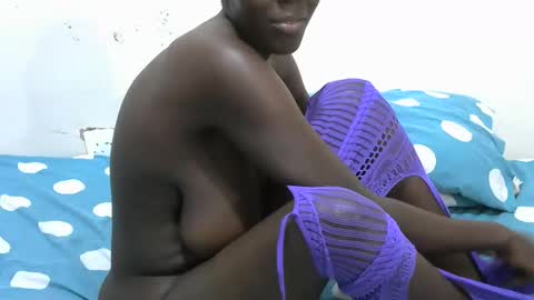 malaika_musa online show from 12/18/25, 03:07