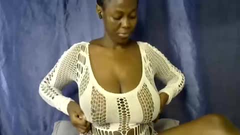 malaika_musa online show from 05/25/26, 05:46
