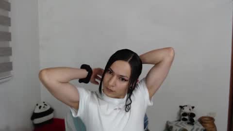 Snapshot of malasexychick chatting on 10/04/25, 12:03 Mariapau online show from 10/04/25, 12:03