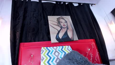 Snapshot of malayha_gray chatting on 01/12/25, 10:12 MALAYHA online show from 01/12/25, 10:12