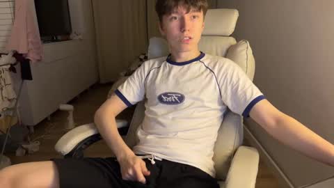 Snapshot of malcolm_yang chatting on 11/01/25, 04:09 Tom and Mark 3 online show from 11/01/25, 04:09