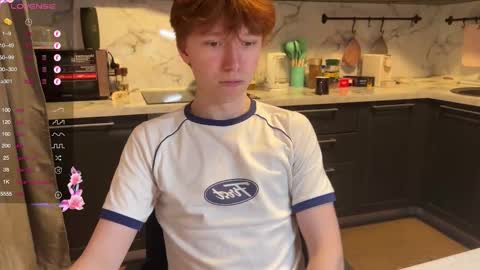 Snapshot of malcolm_yang chatting on 11/16/25, 03:17 Tom and Mark 3 online show from 11/16/25, 03:17