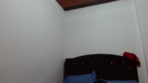 Snapshot of maleiwaa chatting on 05/01/26, 11:59 maleiwaa online show from 05/01/26, 11:59