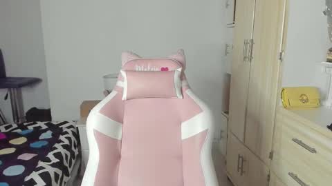 Snapshot of maleja_ruiz2 chatting on 12/06/24, 06:37 Aleja online show from 12/06/24, 06:37