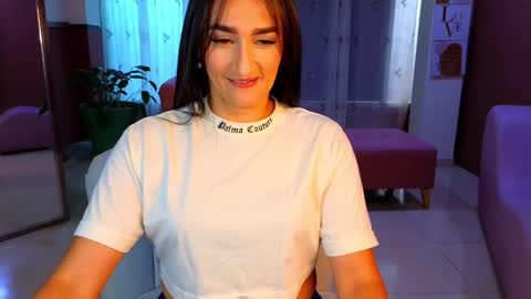 Snapshot of malen_fitnessmilf chatting on 10/16/25, 12:17 malen_fitnessmilf online show from 10/16/25, 12:17