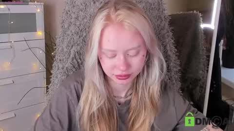 Malena online show from 10/14/25, 10:38