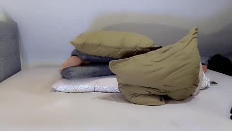 Pawg phat ass white guy online show from 10/17/25, 08:55