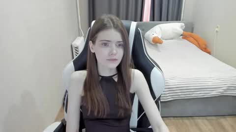 Snapshot of malia__hale chatting on 10/29/25, 11:56 Malia online show from 10/29/25, 11:56